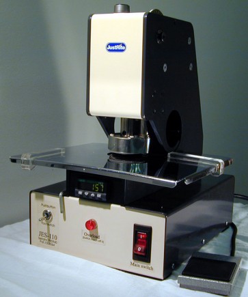 Robusna elektična preša za suhi žig model JES.IK (izmjenjiv nosač matrice + ključ)